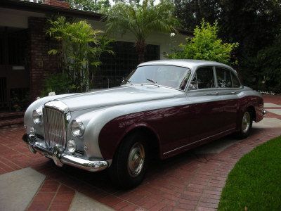 名车 正文1960年古董宾利(bentley),当年只生产10辆 朱裕民好莱坞公园