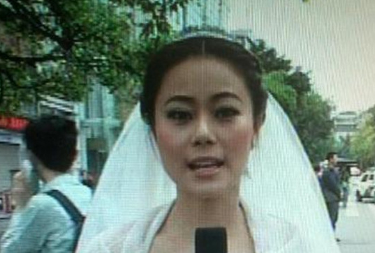 陈莹演员_主持人陈莹婚纱照(2)