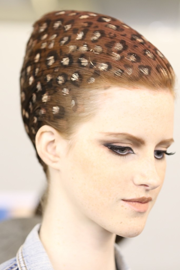 发型化身大猫女郎