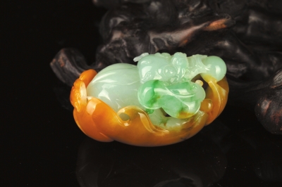 翡翠颜色多样富于变化 市面上单一色调居多