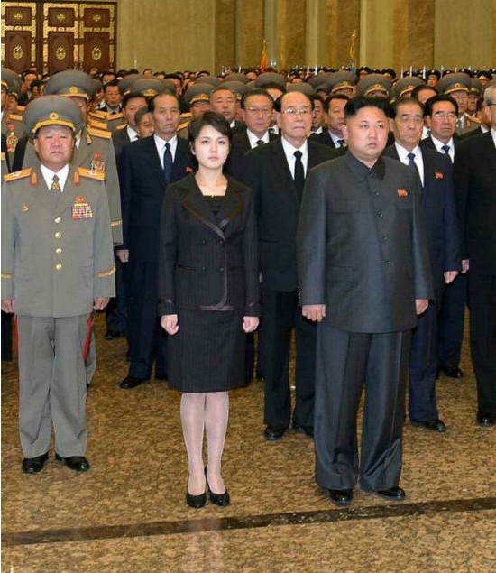 朝鲜第一夫人李雪主"白富美"穿搭之道