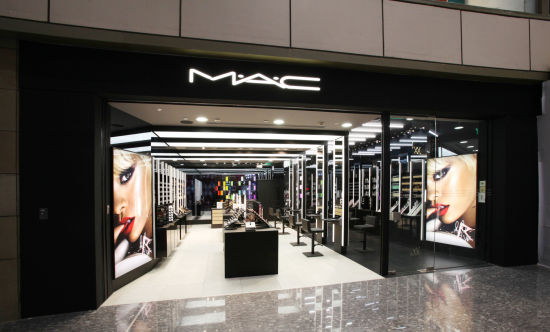 M.A.C上海正大广场专卖店盛装亮相