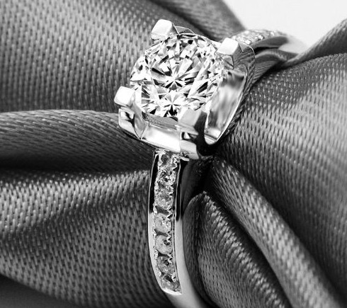 天成珠宝举行2014年度铂金钻石新品推介会