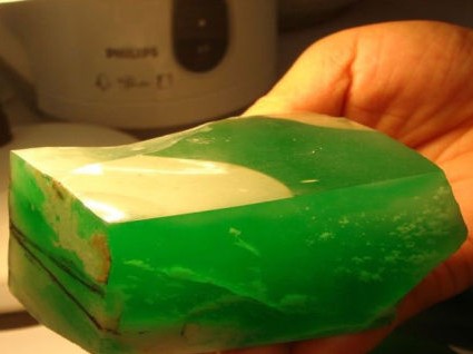 国内翡翠市场原材料供应陷入困境