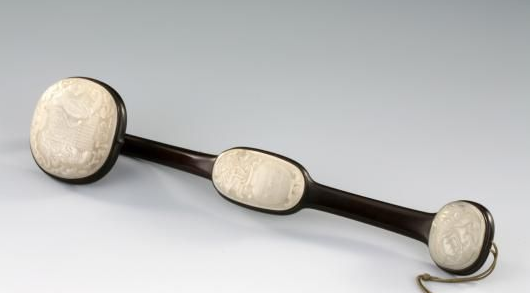 唯一一件带有和珅款玉器藏品亮相沈阳