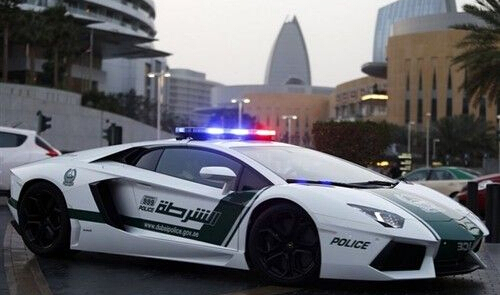 全宇宙最奢侈警局 迪拜警察巡逻都用超级跑车