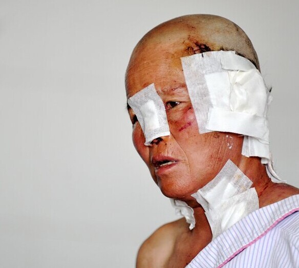 <em>日本首款男士胸罩</em>开始出售 可塑造男性胸部曲