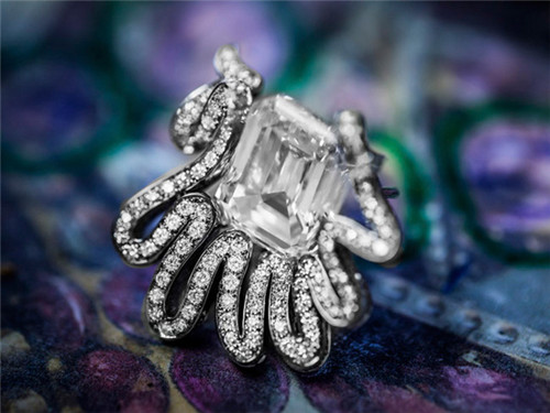 Dior(迪奥):从服装延伸到珠宝的高级定制盛会