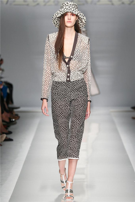 max mara(麦丝玛拉)服装品牌于米兰时装周发布2015春夏高级成衣系列