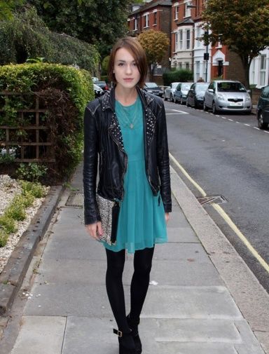 初秋女生<a href='http://www.china1f.com' target='_blank'><a href='http://www.china1f.com' target='_blank'><a href='http://www.china1f.com' target='_blank'>服装</a></a></a>搭配:黑色皮夹克怎么搭配?