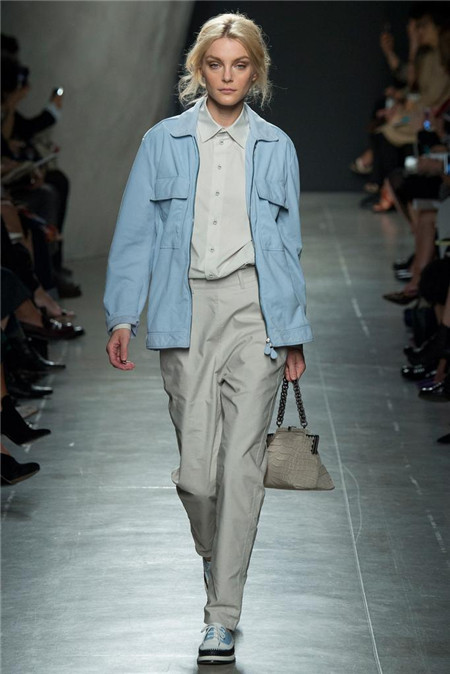 什么人适合穿奢侈品衣服 e5be02db0bd7279e064685083d8604c9.jpg?_=1411355765460