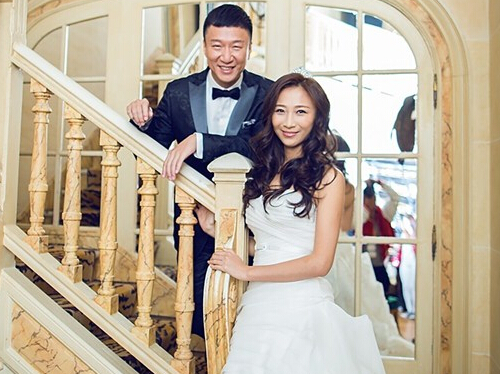 孙红雷结婚现场曝光 豪车高调“逛街”婚照奢华而大气