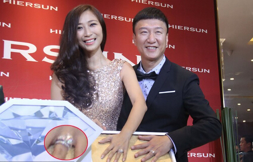 孙红雷结婚现场曝光 豪车高调“逛街”婚照奢华而大气