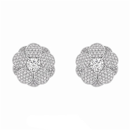 Chanel推出全新系列臻品珠宝 打造专属文艺时代