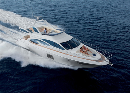 辛普森成功交付广州第一艘「Azimut60」游艇