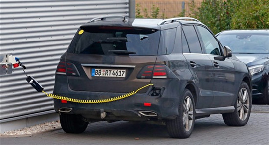 奔驰M级插电式混动版谍照曝光 新车将于2015年发布