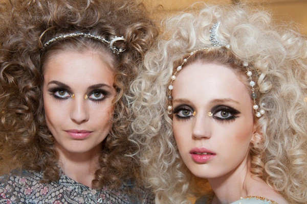 香奈儿推出全新繁星灿烂4D四色限量版眼影