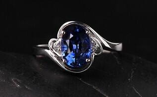 稀罕珍品蓝宝石打破珠宝拍卖世界纪录