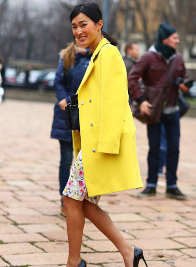 风衣配什么裤子好看女_风衣配什么包