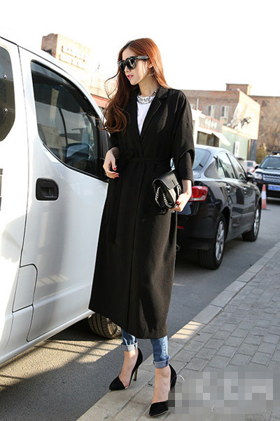 女士<a href='http://www.china1f.com' target='_blank'><a href='http://www.china1f.com' target='_blank'>服装</a></a>流行趋势 长款风衣飘逸有型