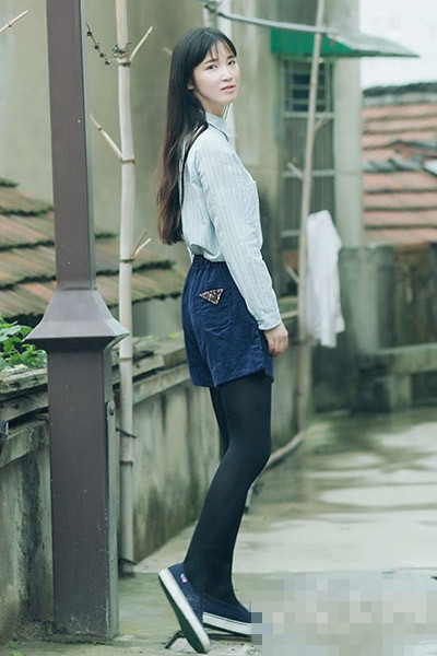 灯芯绒引领<a href='http://www.china1f.com' target='_blank'>服装</a>流行趋势 保暖显瘦有格调