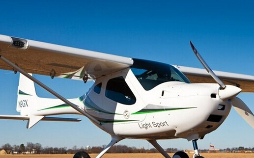 德国RemosGX:机身机翼全由碳纤维材料打造的私人飞机