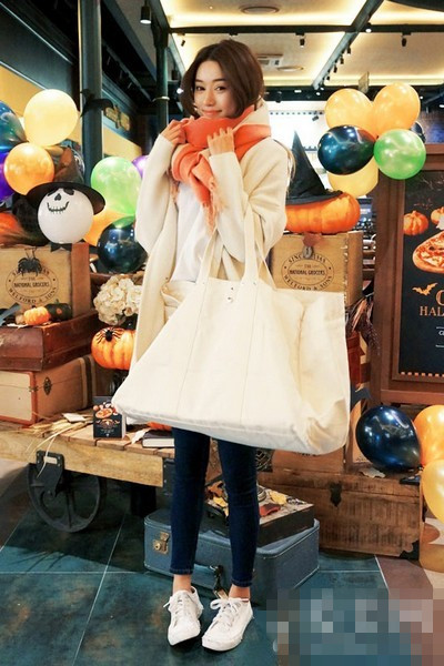 呢子大衣+运动鞋 韩式休闲时尚<a href='http://www.china1f.com' target='_blank'>服装</a>流行趋势