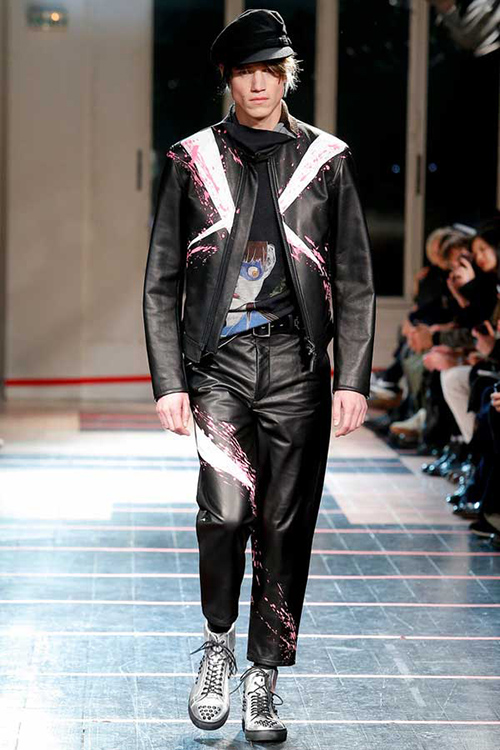 除了实力还要拼穿衣搭配 鹿晗身着48万皮衣亮相