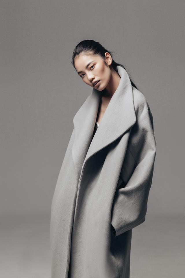 <a href='http://www.china1f.com' target='_blank'>服装</a>流行趋势不改 大衣长盛不衰