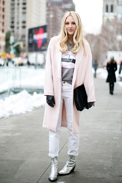 春夏<a href='http://www.china1f.com' target='_blank'>服装</a>流行趋势必备 甜美浪漫粉色大衣