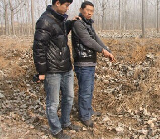 山东梁山的哥遇抢劫开车撞树 拼死保护300元被捅身亡