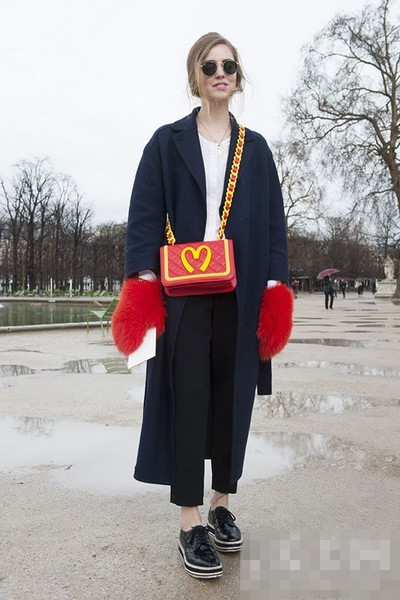 冬季<a href='http://www.china1f.com' target='_blank'>服装</a>流行趋势 毛绒单品温暖又迷人