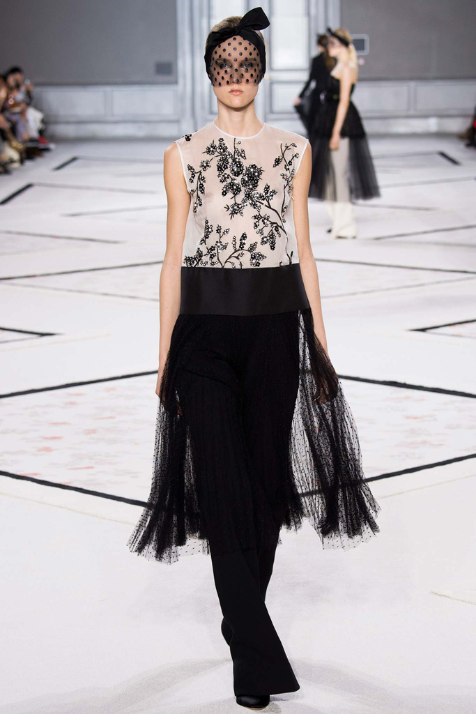 Giambattista Valli <a href='http://www.china1f.com' target='_blank'>服装</a>品牌2015春夏高级定制时装秀