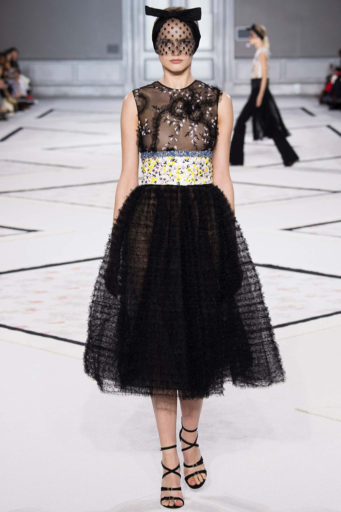 Giambattista Valli <a href='http://www.china1f.com' target='_blank'>服装</a>品牌2015春夏高级定制时装秀