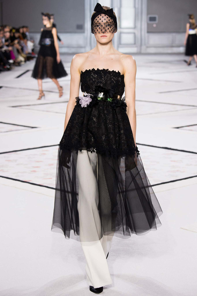 Giambattista Valli <a href='http://www.china1f.com' target='_blank'>服装</a>品牌2015春夏高级定制时装秀