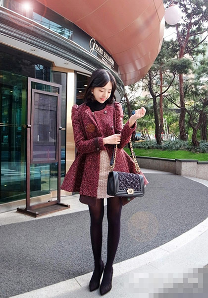 爱上无领大衣<a href='http://www.china1f.com' target='_blank'>服装</a>流行趋势 天鹅美颈秀出来