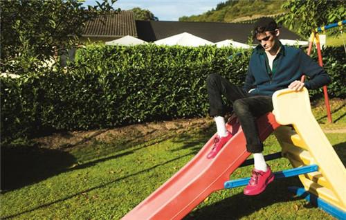 牛仔狂人看过来 万能型男穿衣搭配技巧示范