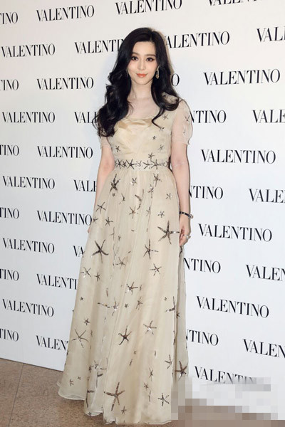 范爷Tiffany众星穿衣搭配现身Valentino开幕式