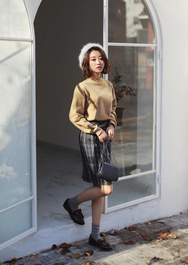 冬季<a href='http://www.china1f.com' target='_blank'>服装</a>流行趋势示范 让你在办公室玩性感