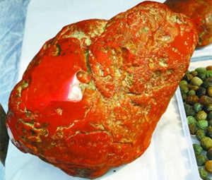 罕见9公斤南红玛瑙现身北京弘燕奇石城