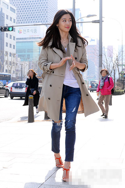 换季穿衣无烦恼 学习Cara Delevingne穿衣搭配