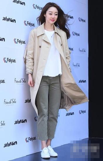 韩国女星三月<a href='http://www.china1f.com' target='_blank'>服装</a>搭配 全智贤秒杀金喜善