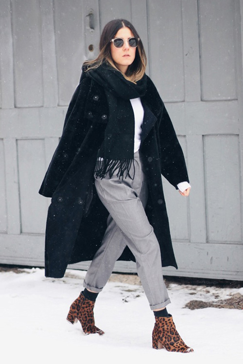 春季穿衣搭配技巧示范:灰色的朦胧美