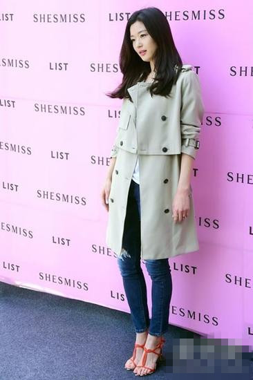 韩国女星三月<a href='http://www.china1f.com' target='_blank'>服装</a>搭配 全智贤秒杀金喜善