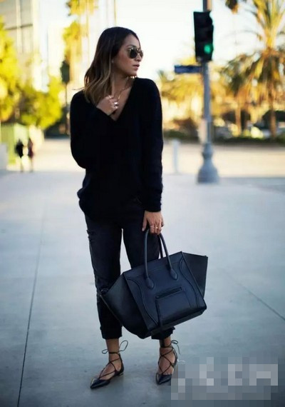 春夏最hot绑带鞋<a href='http://www.china1f.com' target='_blank'>服装</a>流行趋势 轻松再现罗马风