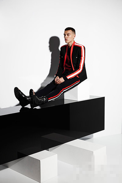 颜值高≠会搭配 黄晓明撞衫古天乐