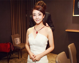 姜尘受邀出席Cartier高级珠宝系列活动