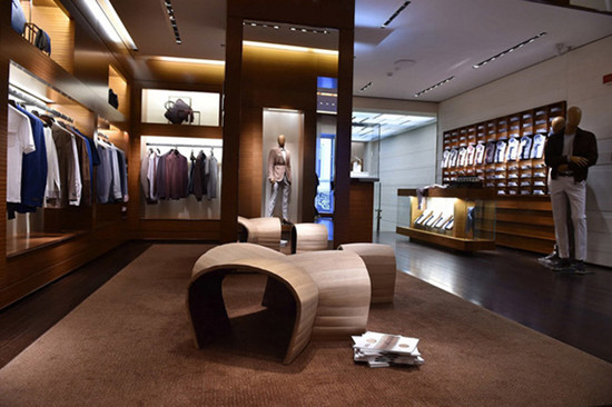 于2015年米兰家具展览(salone del mobile)期间,zegna(杰尼亚)与san