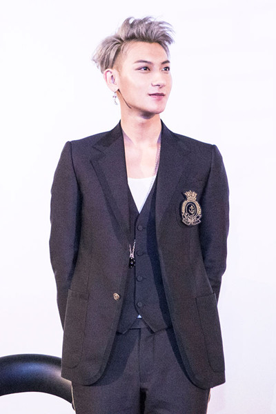 黄子韬佩戴Pomellato珠宝出席生日会暨粉丝见面会