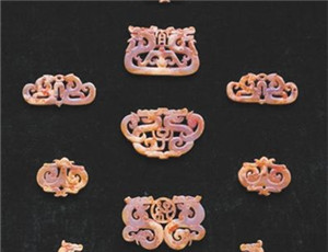 一套“霸气”玉器藏品：凤在上龙在下